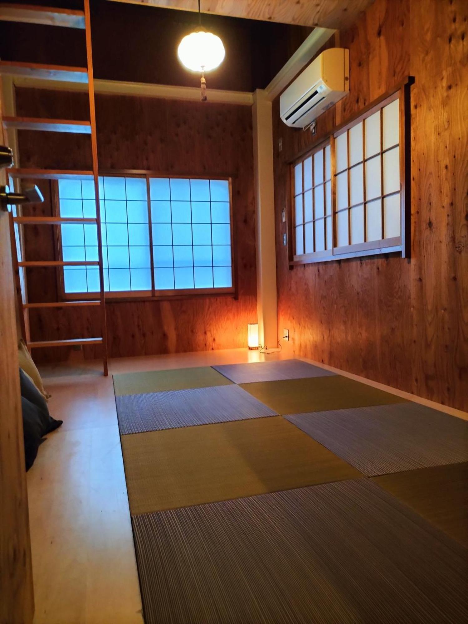 Vacation"Ninja"House Secretbase Near Asakusa Токіо Екстер'єр фото